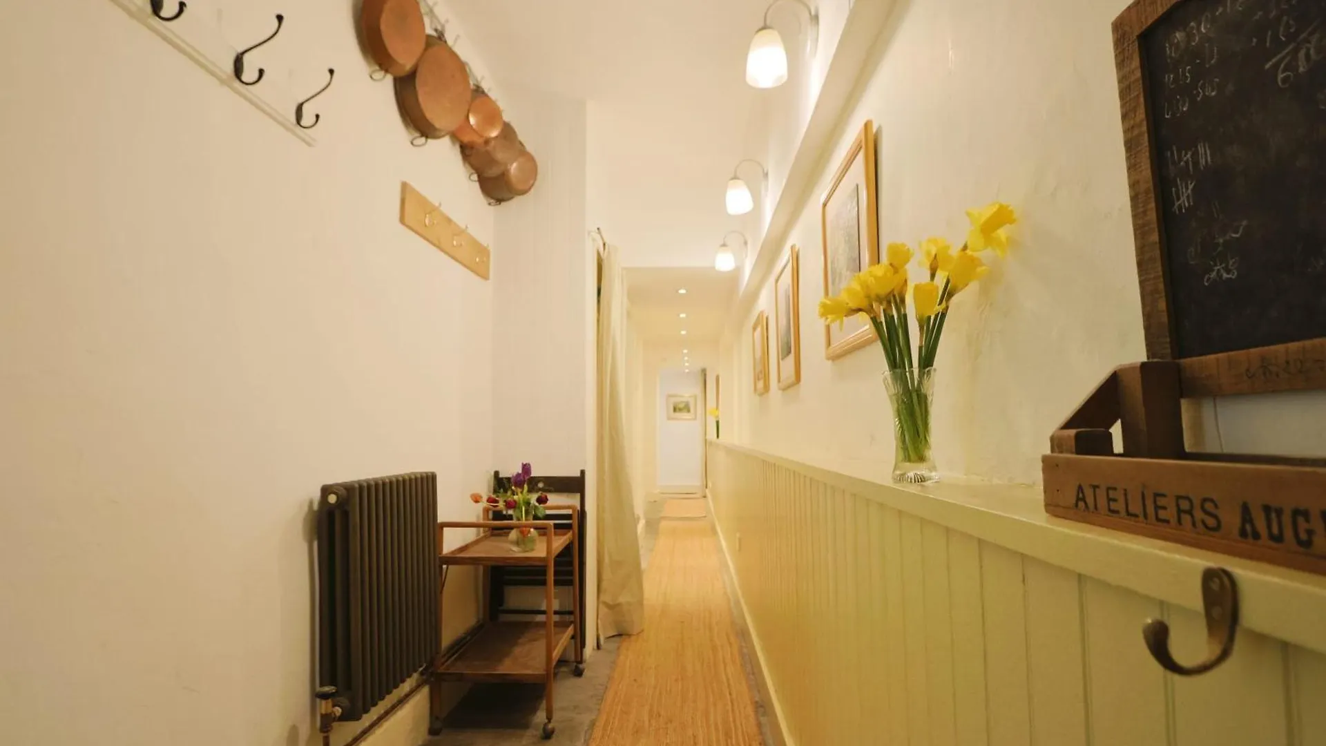 Two Bedroom Flat In Caledonia Place Bristol
