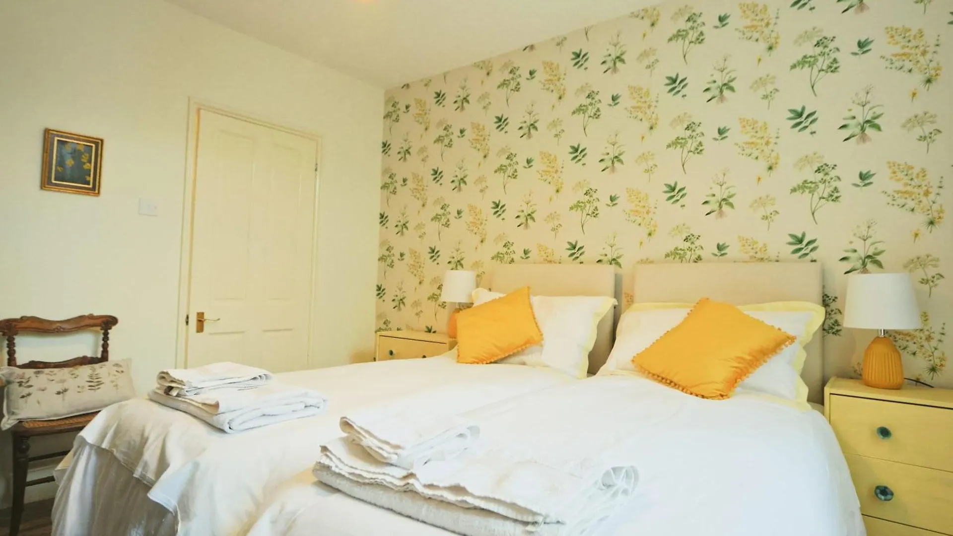 Two Bedroom Flat In Caledonia Place Bristol