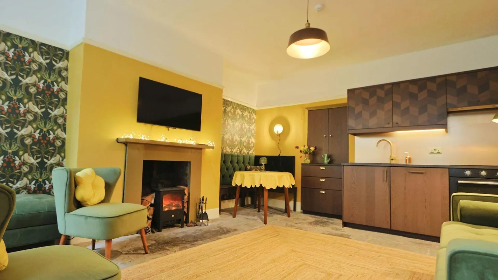 Apartment Two Bedroom Flat In Caledonia Place Bristol